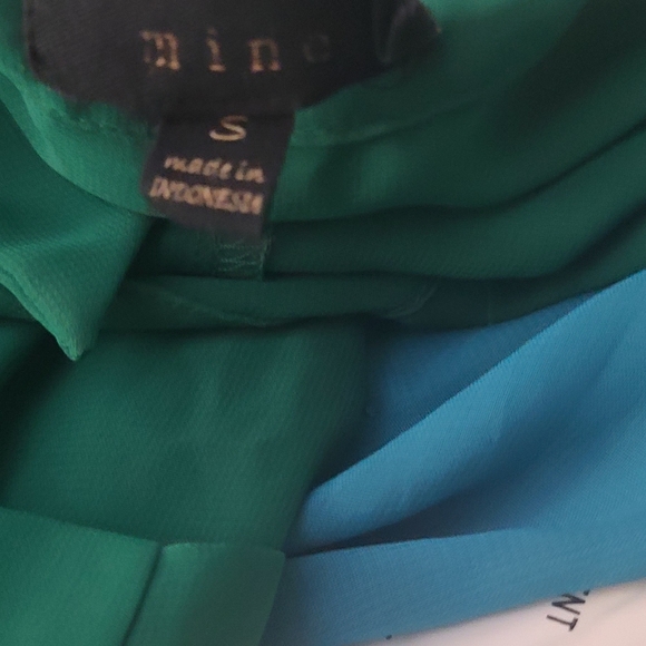 Sheer Emerald Green Blouse see through Brand Mine and Size Small. - Picture 9 of 11